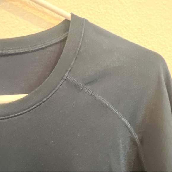 Lululemon men’s size X-Large dark navy blue long sleeve tech shirt - Picture 2 of 7